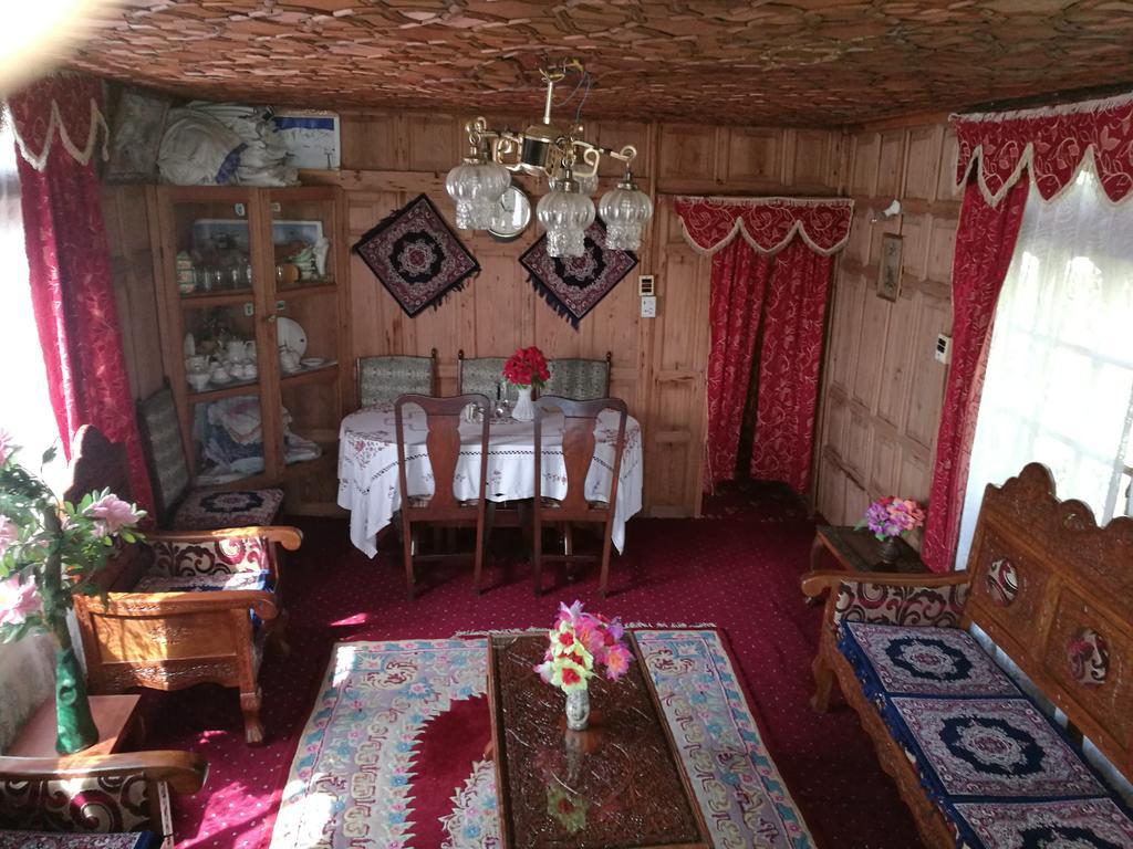 House Boat Hardy Palace Srīnagar Kültér fotó